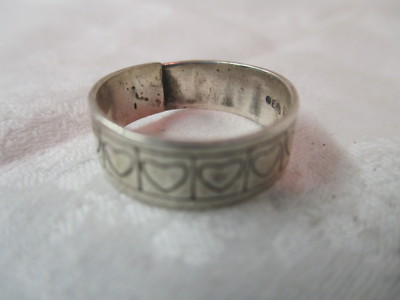 Vintage Mexico Sterling silver 925 Ring etched Hearts signed