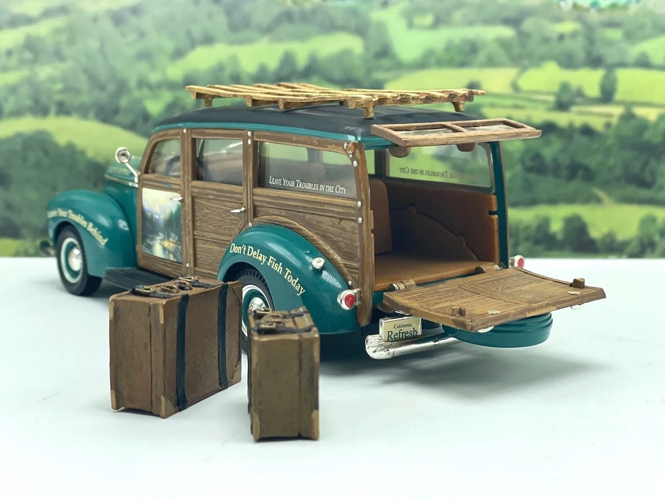 Ertl Hamilton Authenticated 1940 Ford Woody Wagon Thomas Kinkade 1:25Scale 97983 - Image 4 of 4