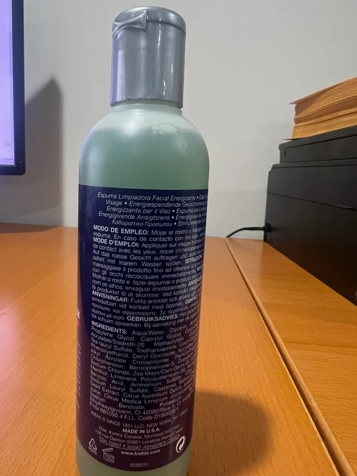Gel limpiador facial energizante Kiehl's Facial Fuel para hombres 8,4 oz/250 ml NUEVO Foto 2 de 3