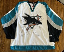 San Jose Sharks Collecting and Fan Guide 84
