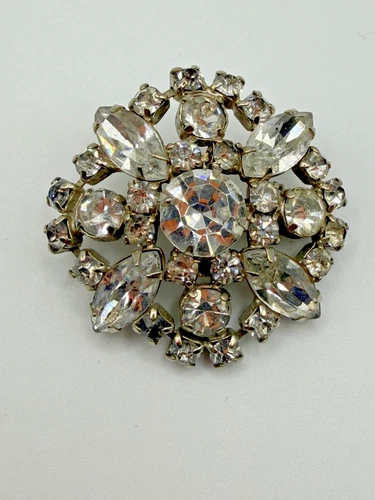 VINTAGE CLEAR RHINESTONE FLOWER BROOCH PIN SILVER TONE ROUND COSTUME JEWELRY