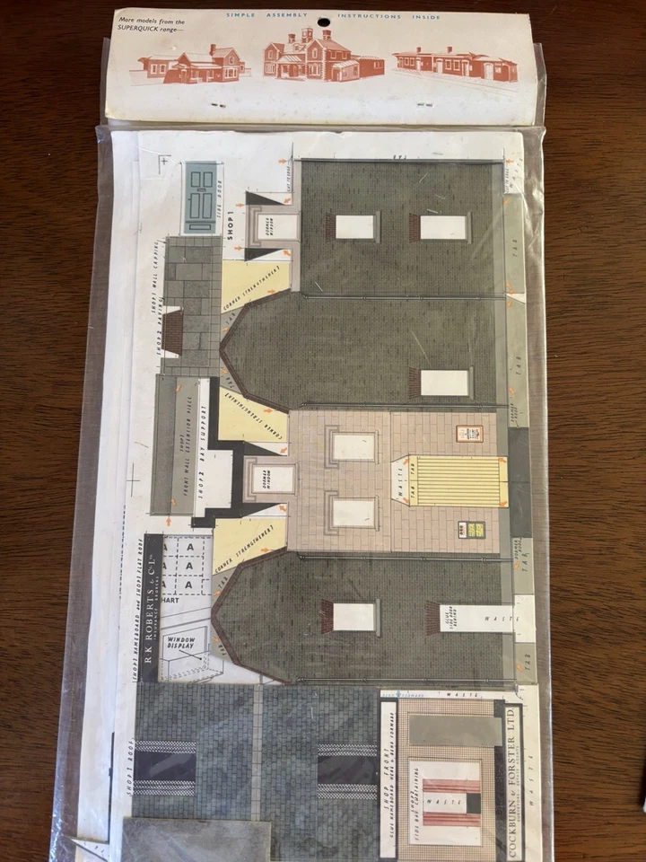 SUPERQUICK MODEL RAILWAY KITS OO GAUGE B22 - TWO COUNTRY TOWN SHOPS - Image 3 of 3