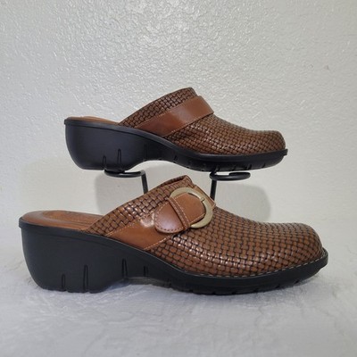 Clarks Artisan Leather Women s Size 8M Slip-on Clog  Mules Wedge Heel