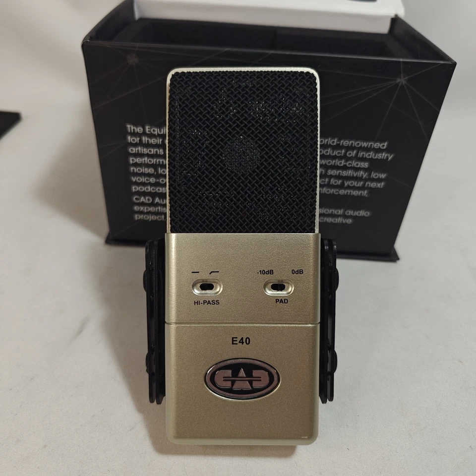 Micrófono condensador de diafragma medio CAD Equitek E40 montaje amortiguador supercardioide Foto 2 de 4