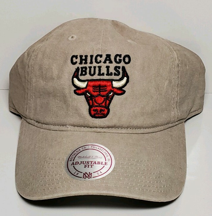 CHICAGO BULLS NBA MITCHELL NESS BLAST WASH TAN KHAKI SLOUCH HAT