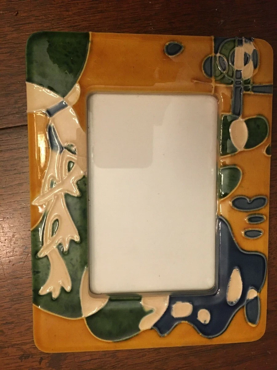 UNUSUAL PICTURE FRAME 5 1 2