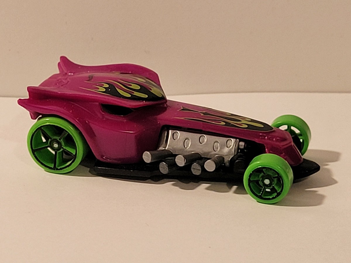 2012 Mattel HOT WHEELS Radical Racer J27 DIECAST VEHICLE 1