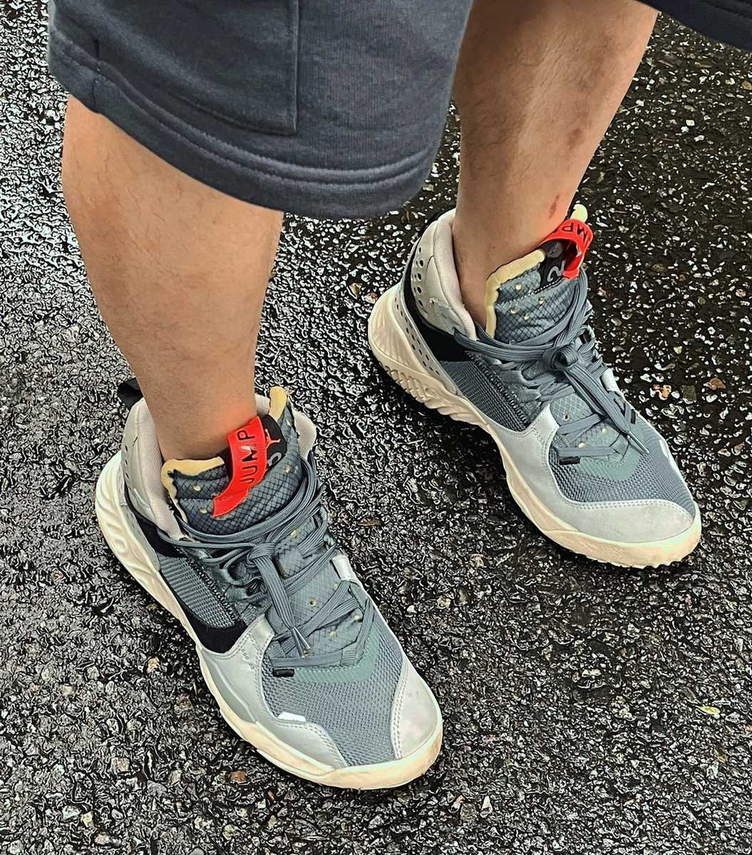 nike boots under 3000