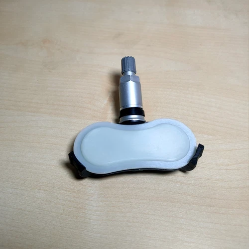 Genuine TPMS Tire Pressure Sensor For SIENNA TUNDRA SEQUOIA OEM 42607-0C070 - Picture 2 of 3