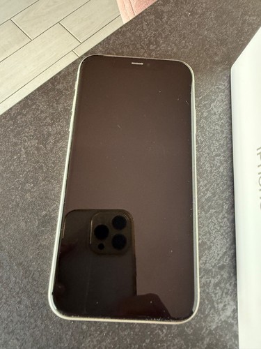 Apple iPhone 11 - 64GB - White - Boxed - Not Working / For Parts or Repair - Afbeelding 5 van 22