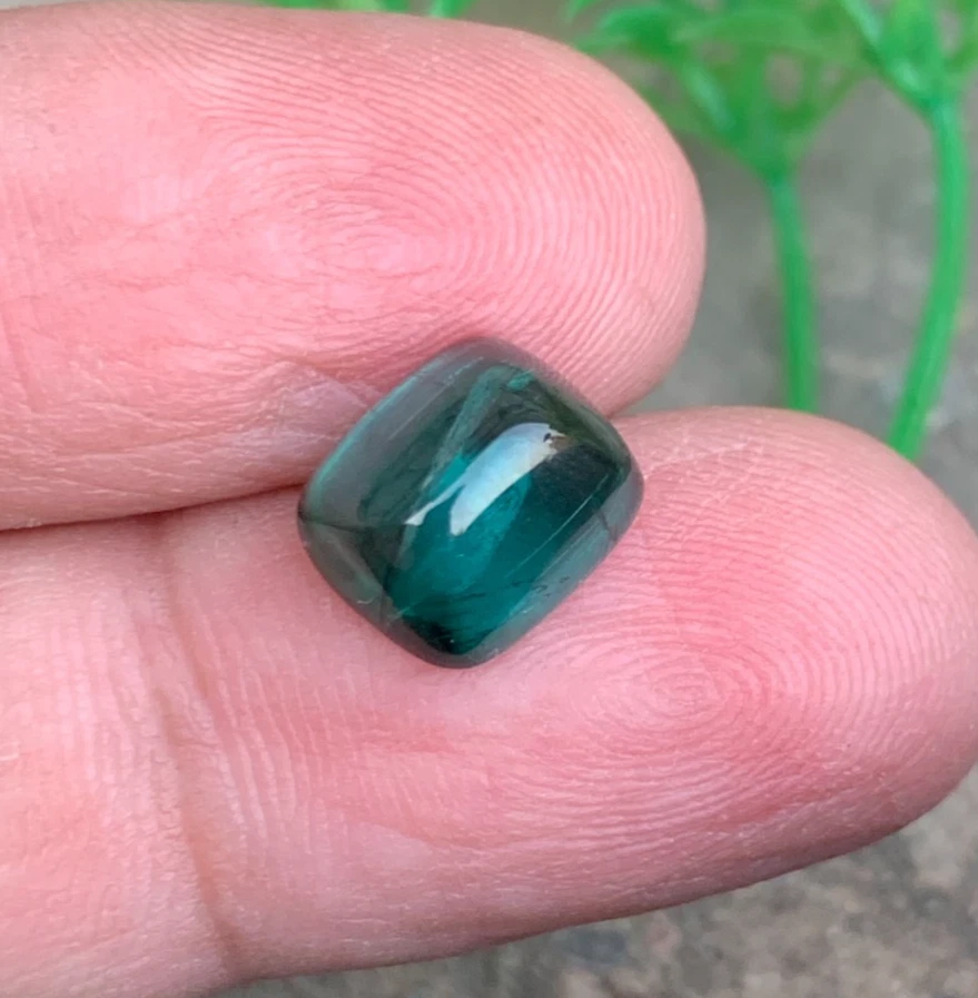 Cabujón de turmalina azul verdoso de 5,00 quilates de Afganistán, forma rectangular Foto 3 de 4