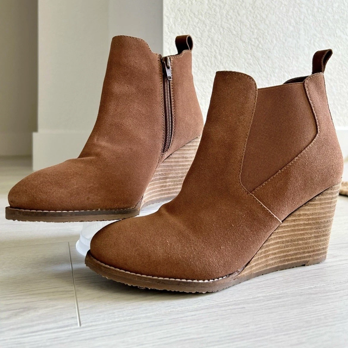 Brand New Diba Tan Suede Leather Ankle Booties in Size US 8.5, never worn Diba Women main image 4