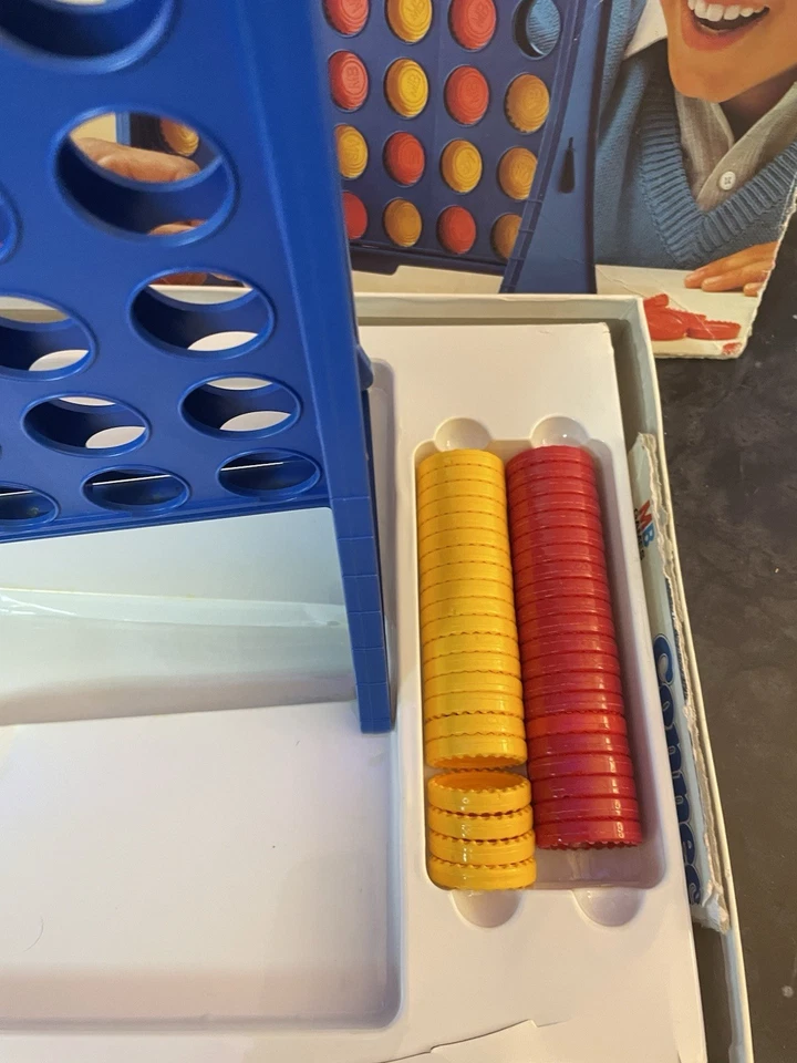 Connect 4 Vintage Board Game 1984 MB Games 100% complete & GC - Image 4 of 4