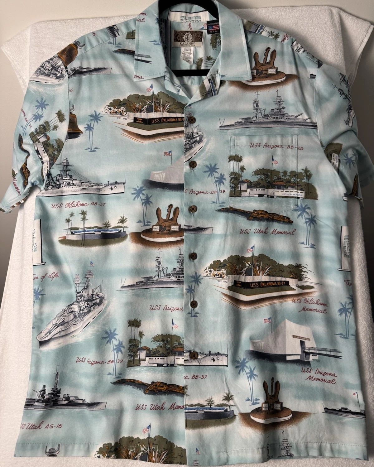 Kalaheo Men's Hawaiian Button-Up Shirt USS Arizona Memorial Graphic Print Size L