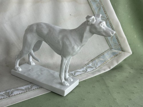 Schöne Meissen Figur als Wachender Hund - Bild 13 von 16