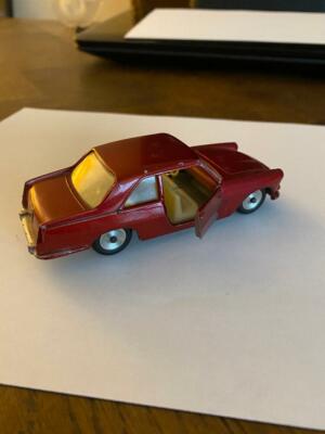 Solido Série 100 – Lancia Flaminia Berline 1961 Rouge Métal 1/43 (Occasion Collection)