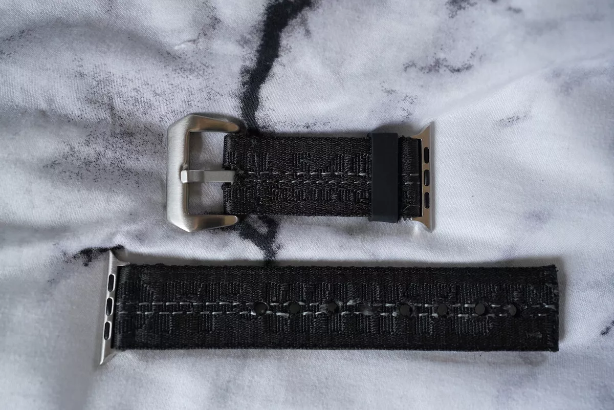 Off-White Apple Watch Band –