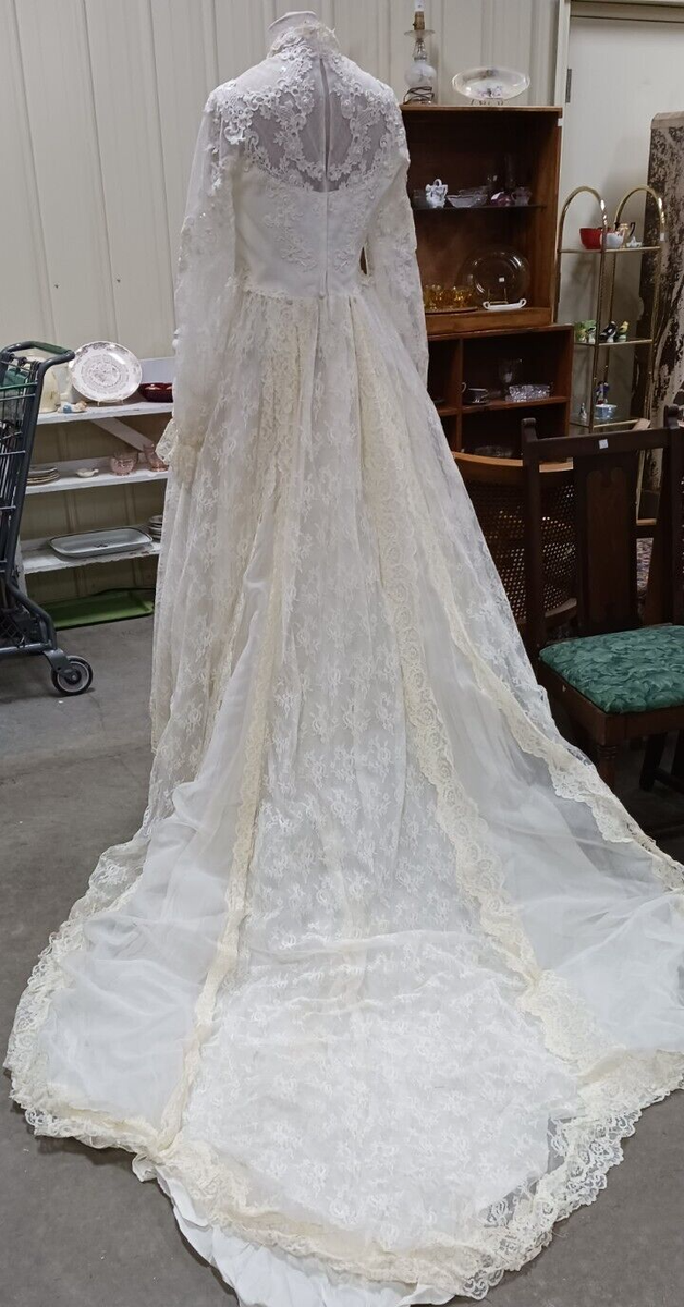 chinese dress ladies Backless White Lace Wedding Gown with Long Sleeves Off White / 6