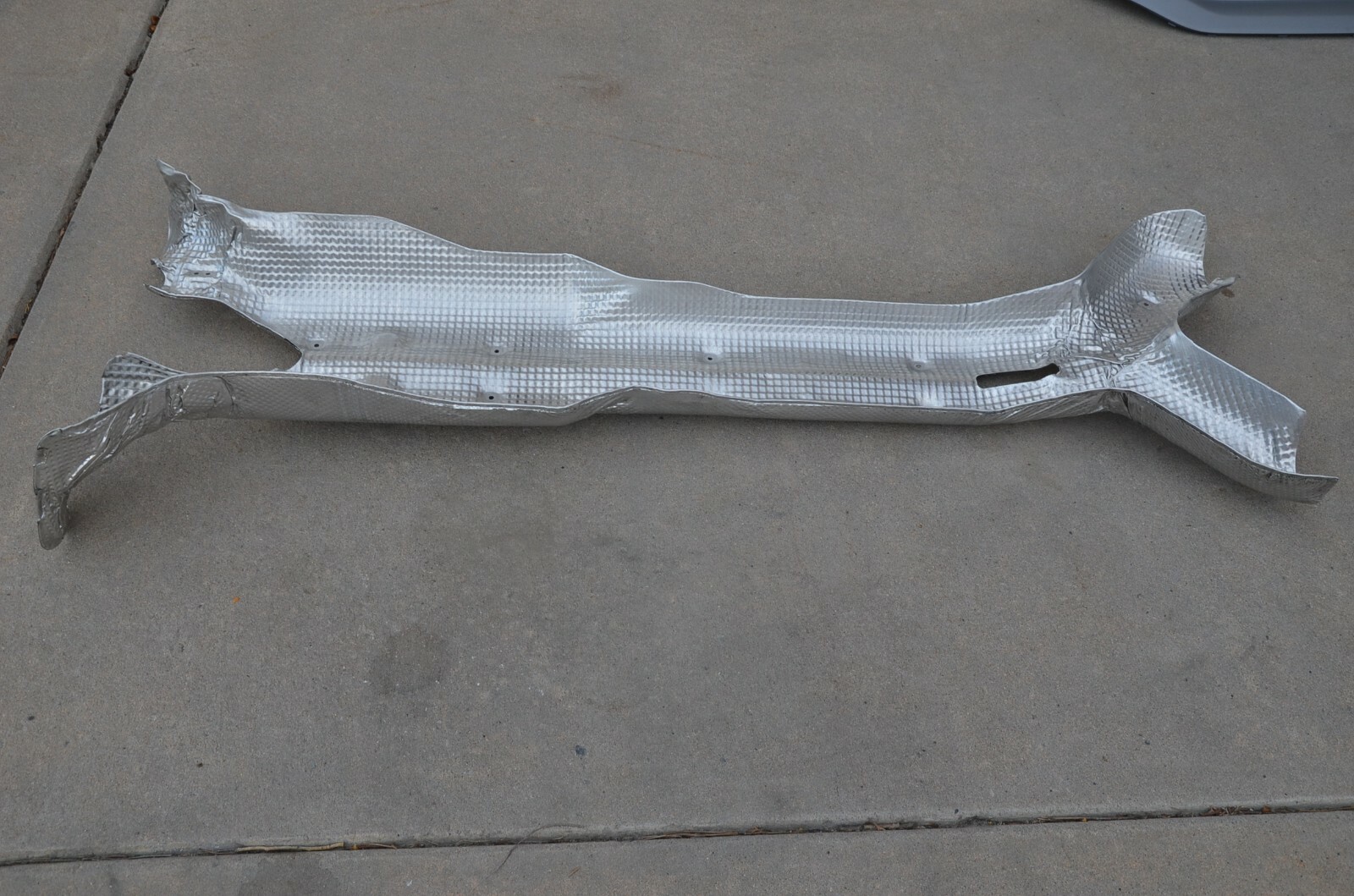 2016-20 Aston Martin DB11 Underbody Exhaust Muffler Heat Shield Tin Cover OEM