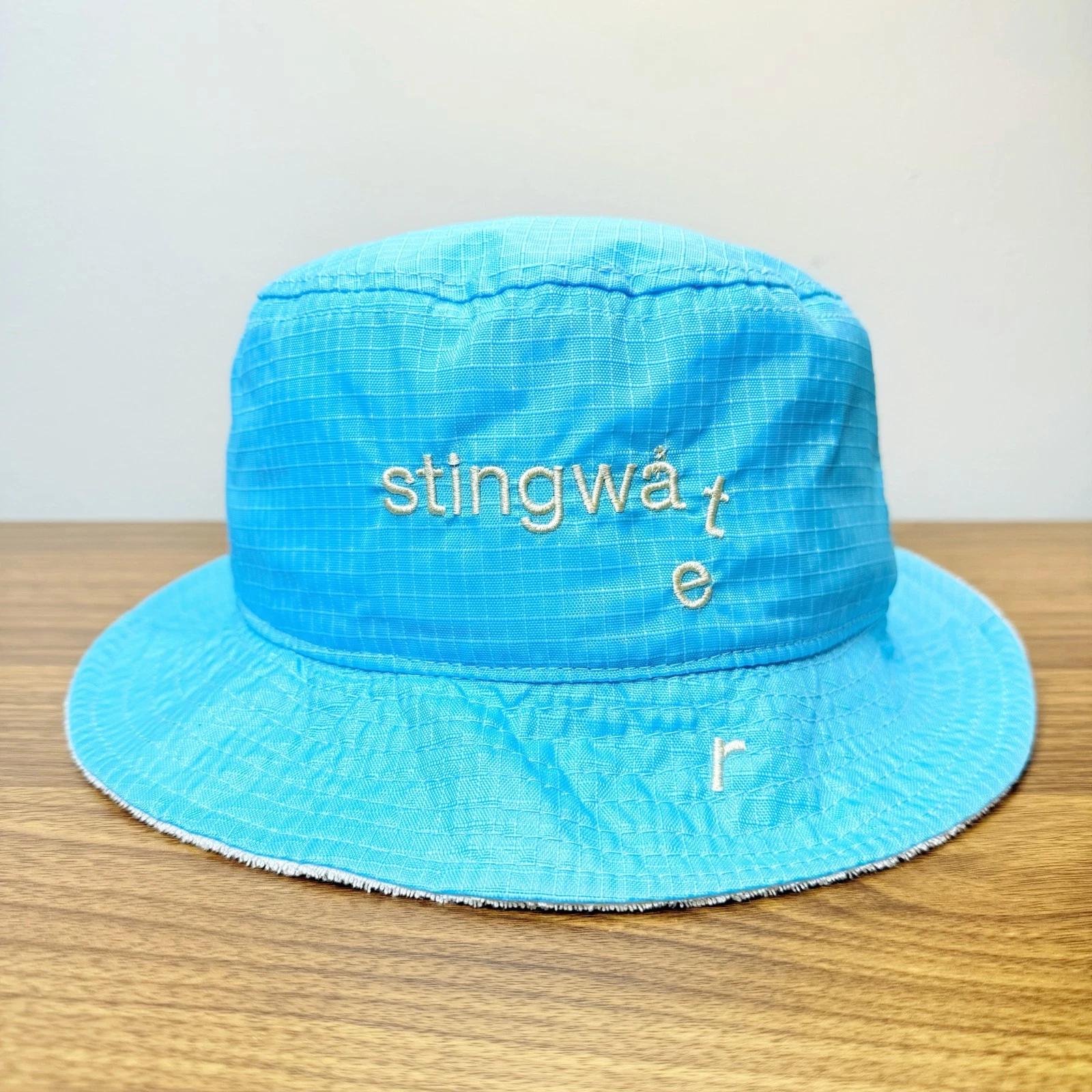 Stingwater Melting Logo Embroidered Blue & White Bucket Hat Mushroom Men Small