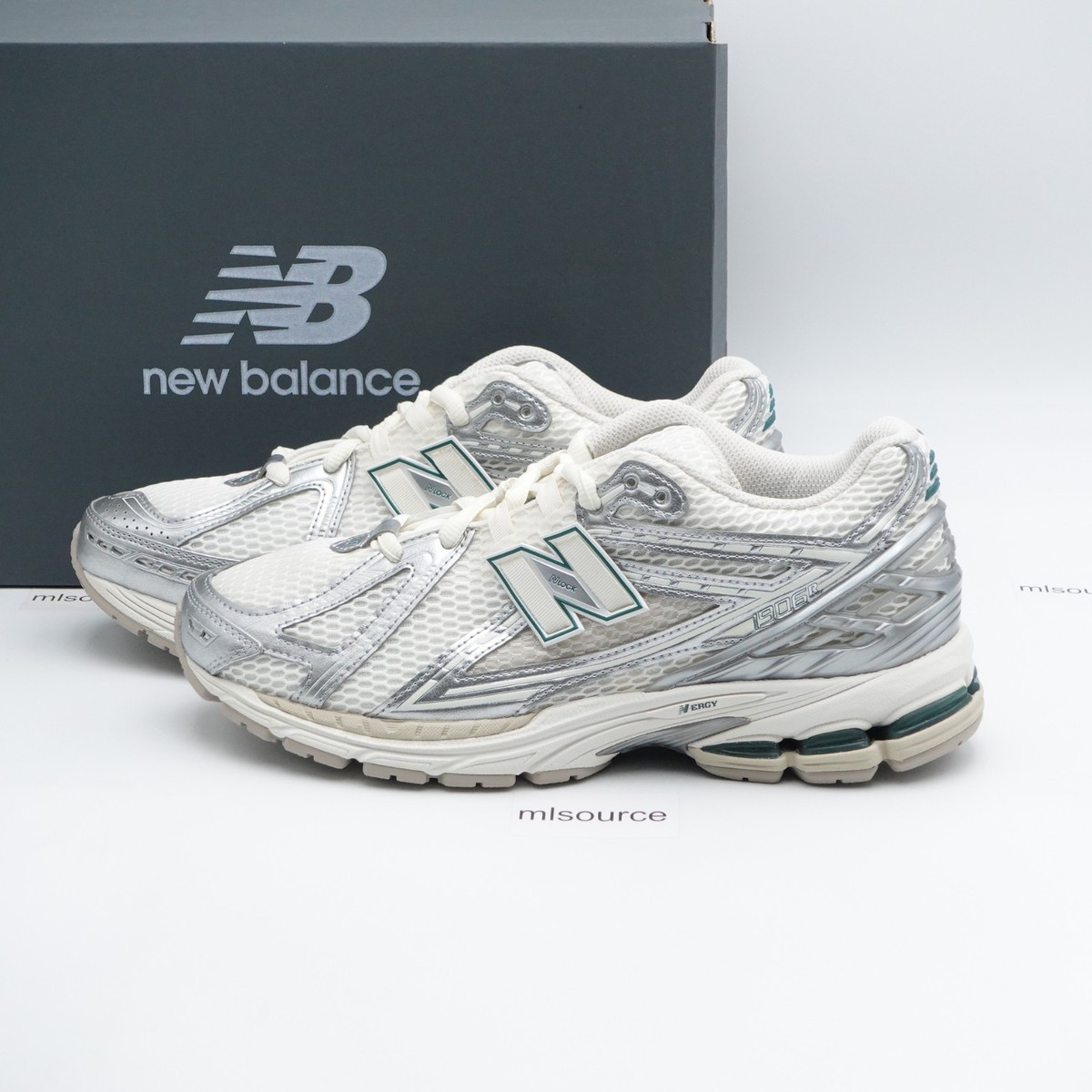 New Balance M1906REE シルバー 5.5 US New Balance 1906R Sneakers Men's M1906REE Silver Metallic/Sea Salt