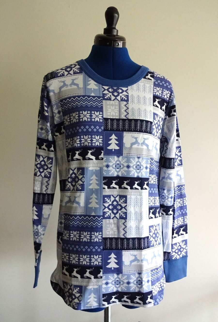 THE COMPANY STORE BLUE White NORDIC Reindeer ORGANIC COTTON 2PC PAJAMA Set MED