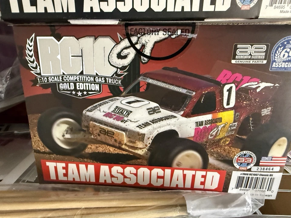 Camión de competición Associated 7066 Nitro RC10GT clásico escala 1/10 edición dorada Foto 4 de 4