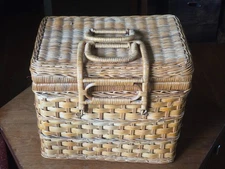 VTG Large French Style Rectangular Rattan Wicker Picnic Basket with Lid Handles