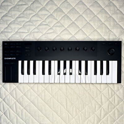 Native Instruments Komplete Kontrol M32 32-Key USB MIDI, Encoders