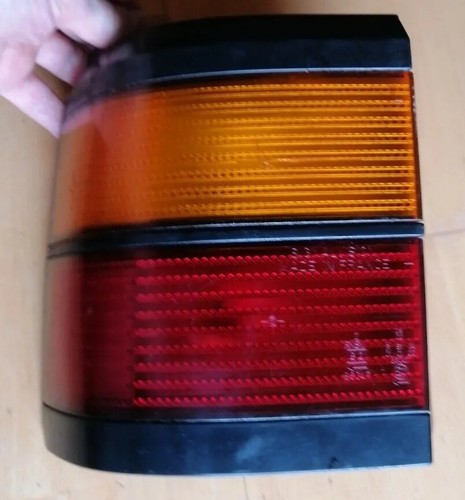 Org. VW Passat 35i Rücklicht Heckleuchte Hecklicht links 333945111 Rückleuchte