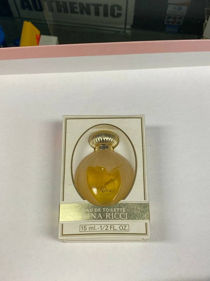 Nina Ricci Eau de Toilette Parfums by Nina Ricci Paris VINTAGE ITEM (0.5 fl oz) - Image 2 of 3