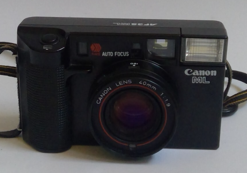 Canon AF35ML Autoboy 35mm Film Point & Shoot Camera - 40mm f/1.9