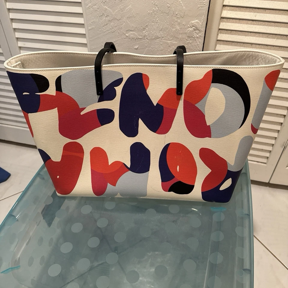 Bolso de Mano Fendi Roma Vitello Elite Signature Estampado de Graffiti Bolso Blanco Calabacín Foto 2 de 4