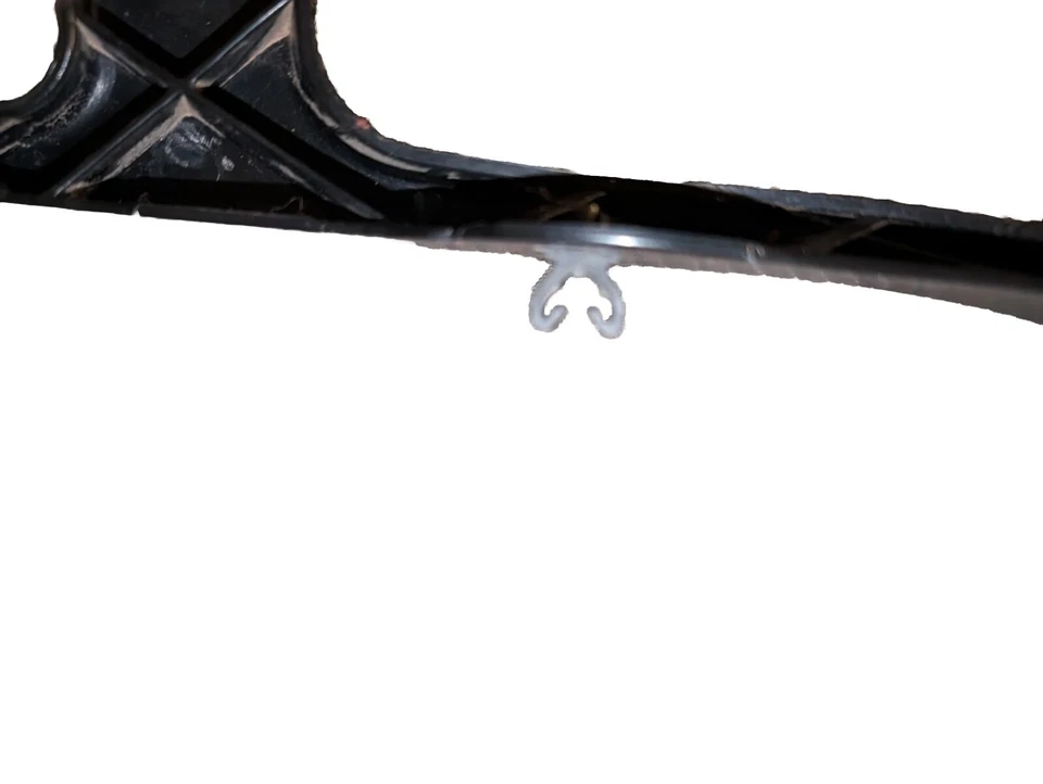 Volkswagen Touareg 2011 genuino OEM marco de soporte de faros Foto 4 de 4