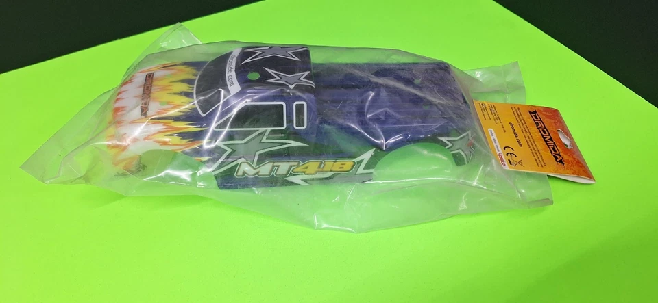 Dromida 4x4 Body Gray & Yellow SC4.18 RC Truck - Image 3 of 4