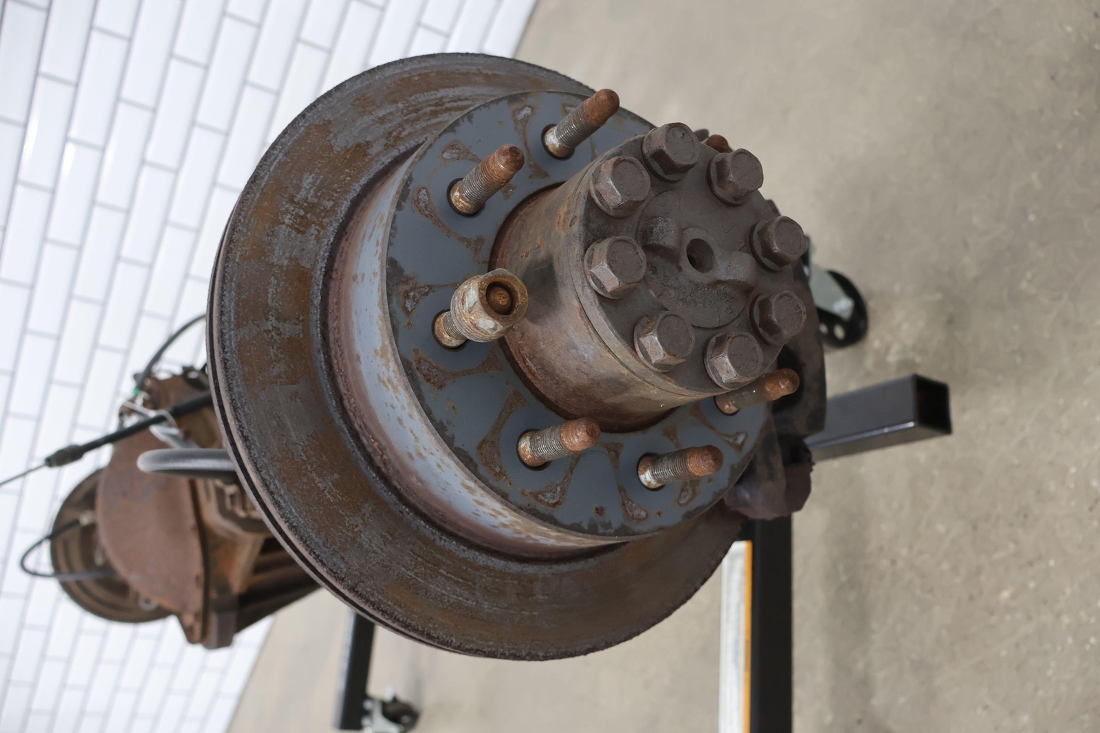 99-06-gmc-sierra-silverado-tahoe-yukon-rear-4-10-gt5-axle-w-brakes-10