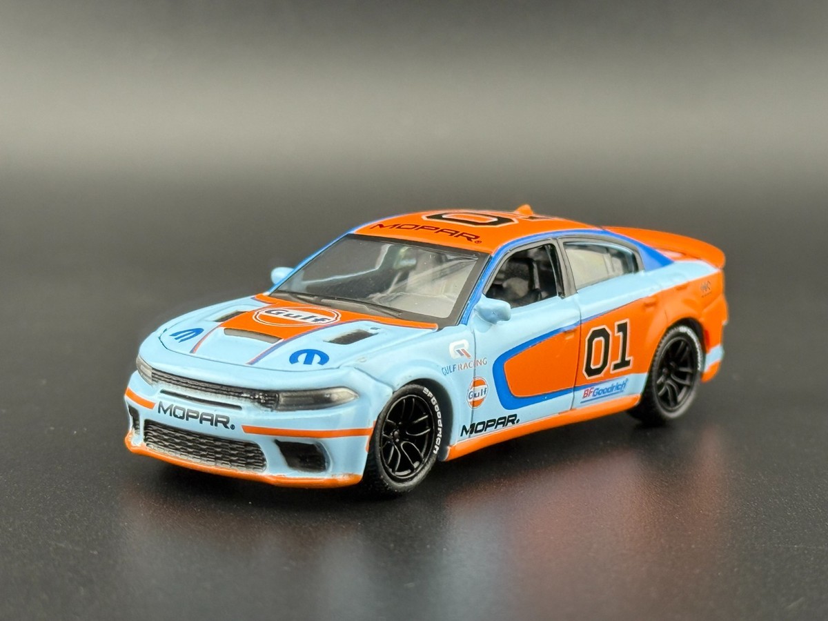 912357_8