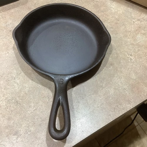 Vintage Wagner Ware Sidney 0 1053V Double Spout Skillet #3 Sits Flat