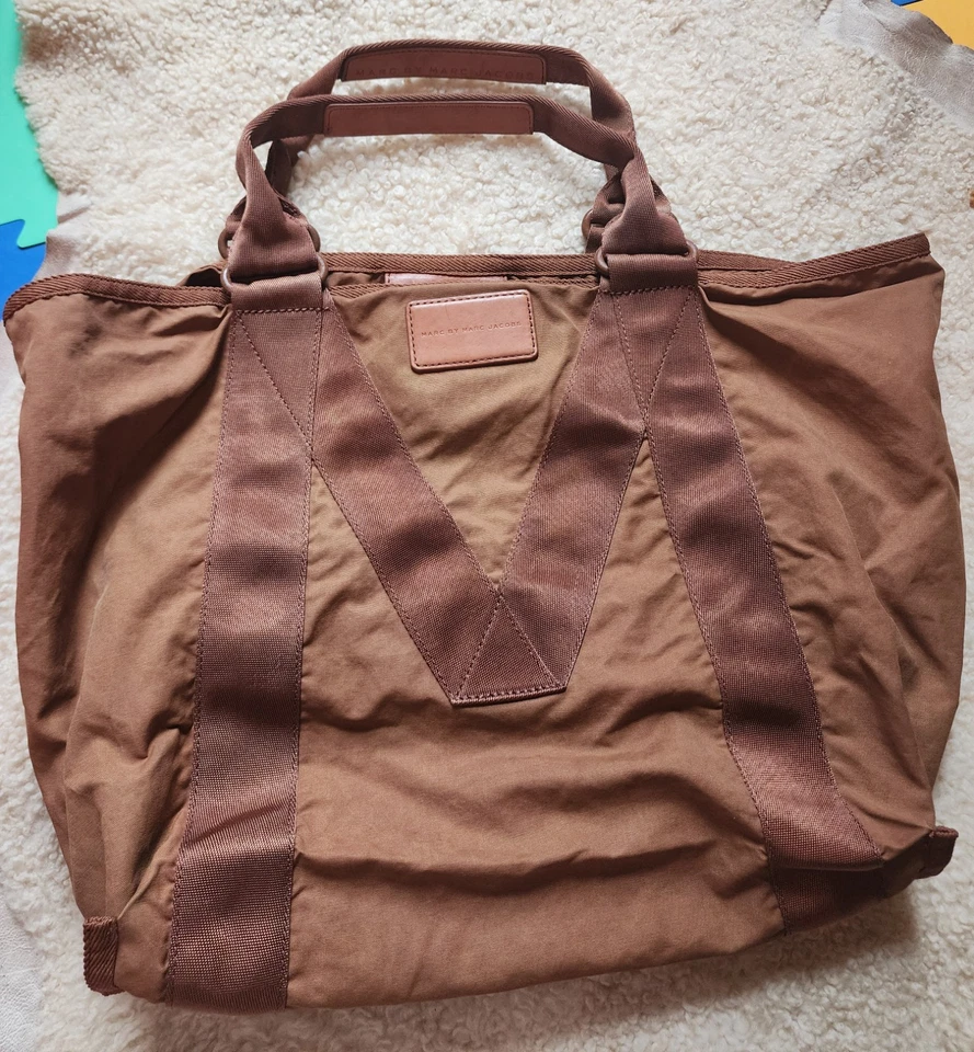 INCREÍBLE Marc by Marc Jacobs marrón difícil de encontrar Foto 4 de 4