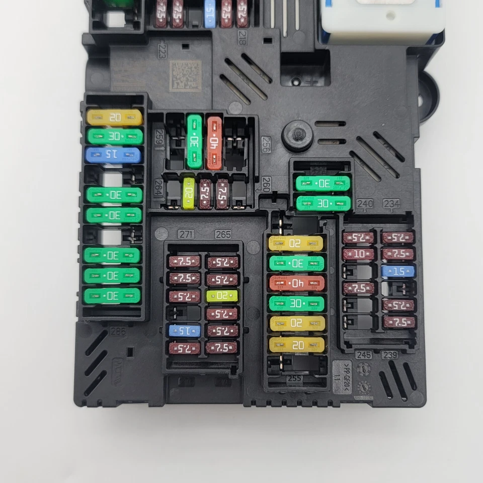 2022 BMW X7 G07 530I G30 G05 5A41BD5 3.0 Hybrid 259kw Fuse Box Module 5A3EC08 - Image 4 of 4
