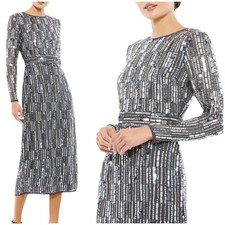 Mac Duggal NWT Gray Embellished High Neck Long Sleeve Fitted Dress Size 4 Silver