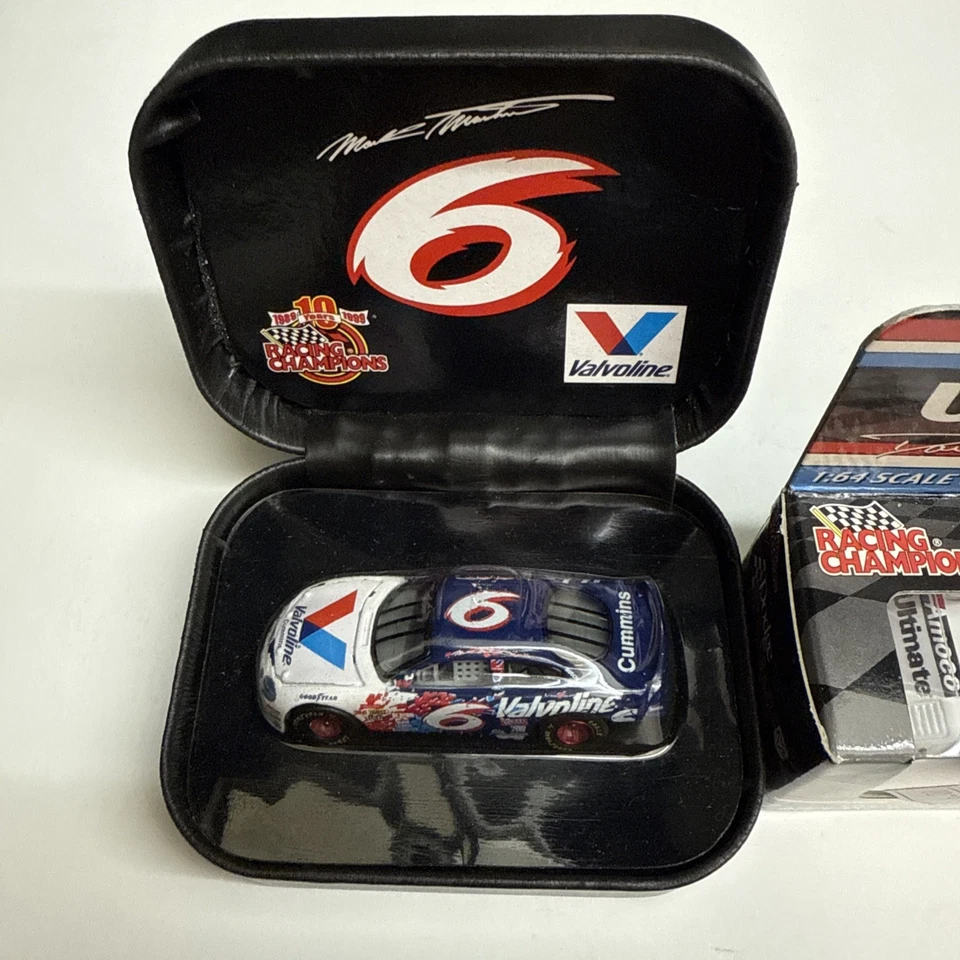 Lot Of 8 1/64 Scale Diecast Car Lot Ofc8 NASCAR Diecast Action Revell Kellogg's - Image 2 of 4