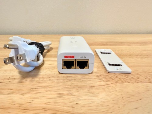 Ubiquiti Networks U-POE-AF 48VDC 15W Gigabit PoE Injector - White New Out of Box - Photo 2/3