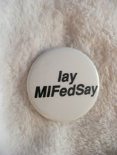 TV- Iay MIFedSay (how to make a cake) PIN BADGE  #42707 (NICE!!!