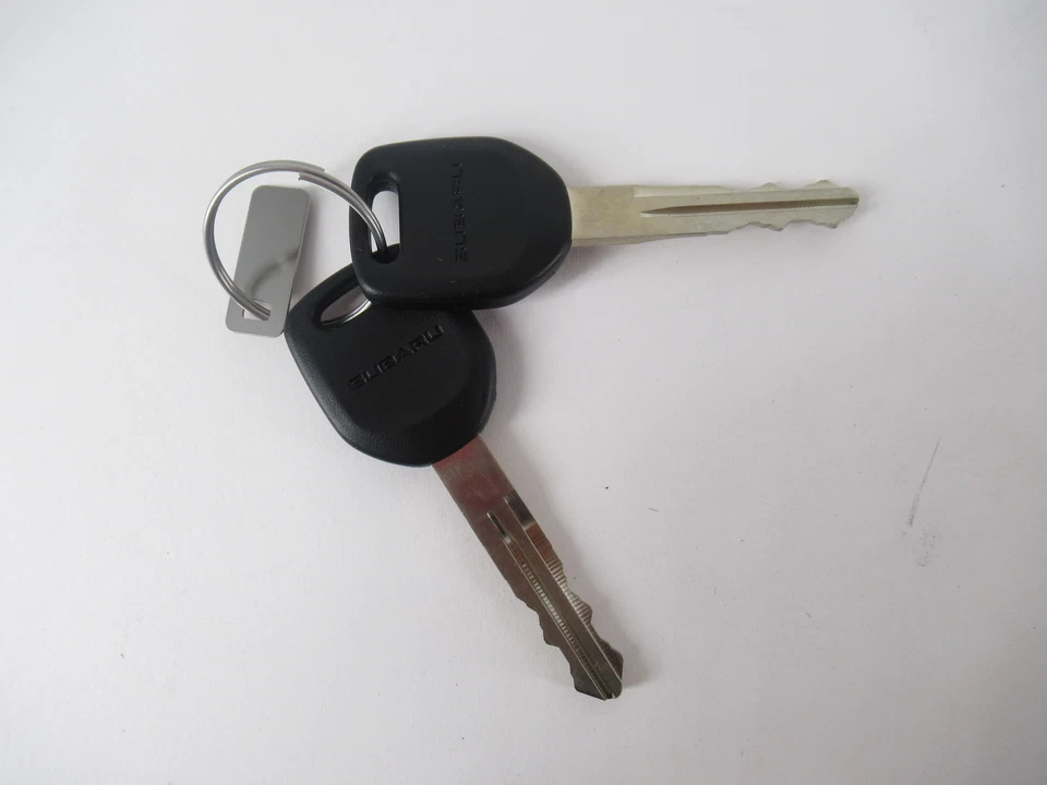 Cilindro de bloqueo de puerta LH genuino OEM Subaru 57460FE090 02-07 Impreza 05-07 Outback Foto 3 de 4