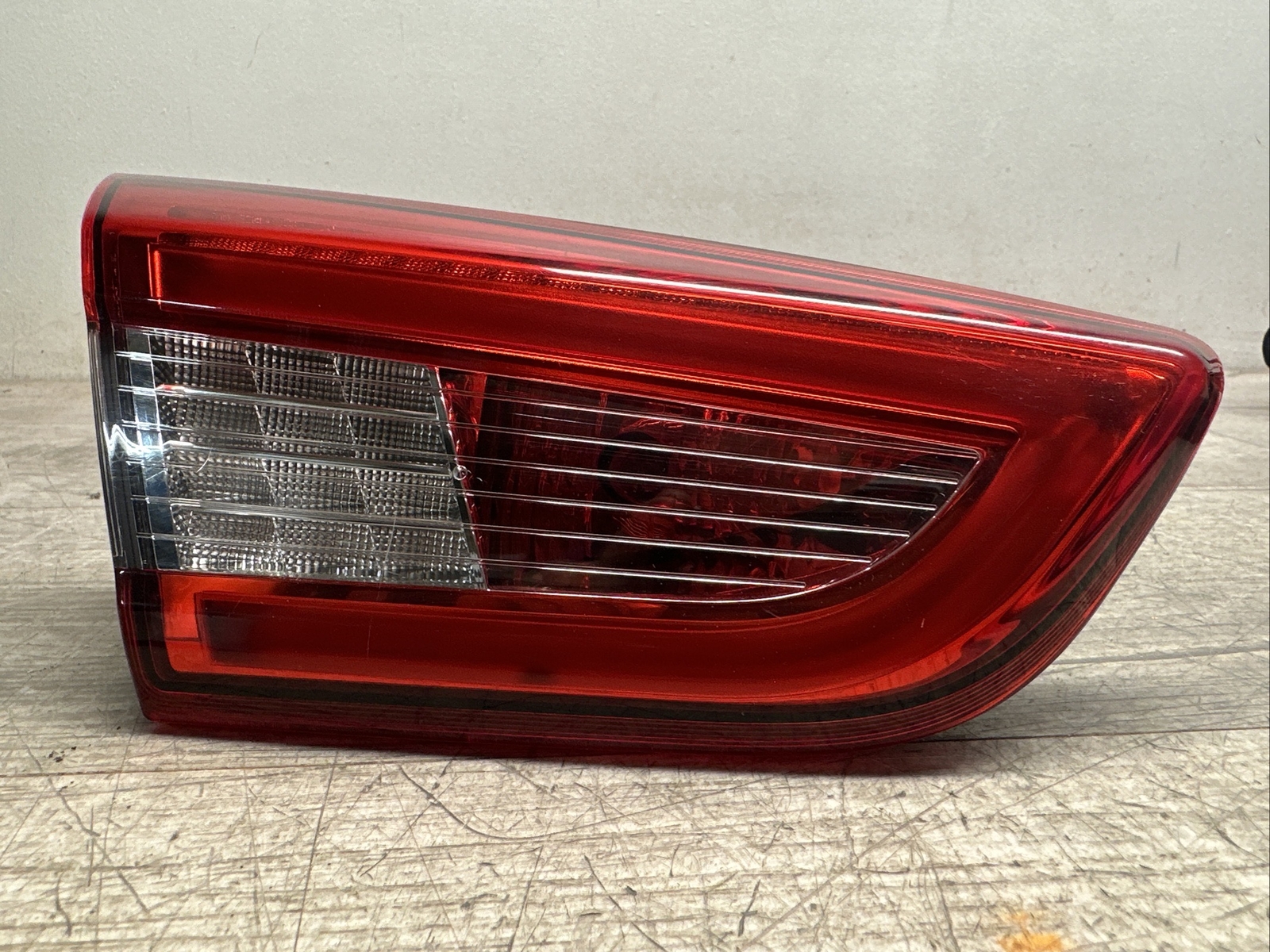 06700046820 I 2014 - 2020 MASERATI GHIBLI REAR LEFT SIDE INNER TAILLIGHT OEM SDN