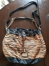 Sac à main rayé tigre noir/marron New Look, cordon de serrage et fermeture magnétique