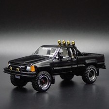 1985 85 TOYOTA SR5 PICKUP TRUCK BACK TO THE FUTURE 1/64 SCALE DIECAST MODEL CAR