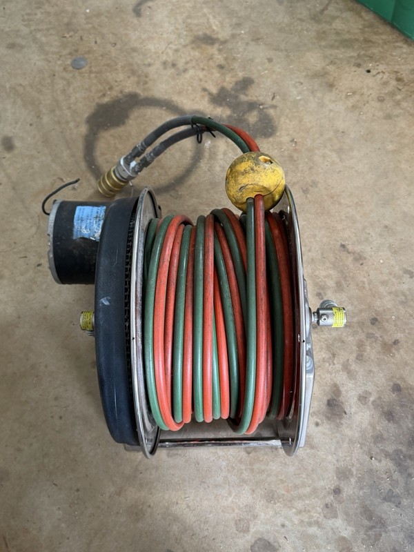 Hannay Electric Reels P56AN239 100' Dual Hydraulic Hoses rated at 10,150 PSI-