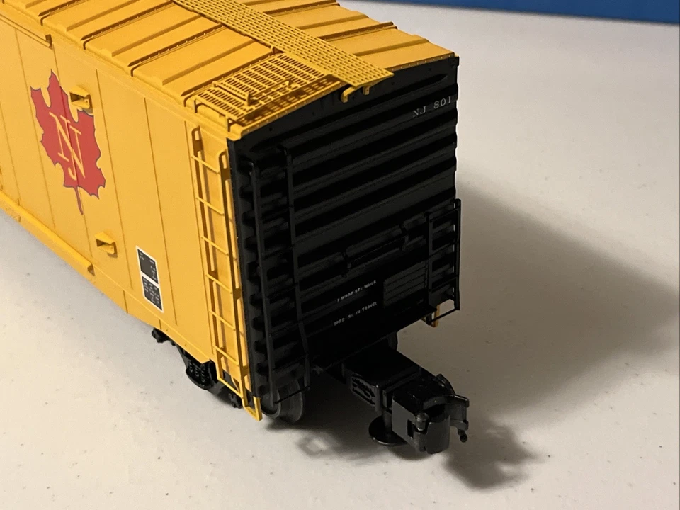 Atlas O - 8863 - 50’ PS-1 Plug Door Box Car - Napierville Junction #801 (3 Rail) - Image 3 of 4